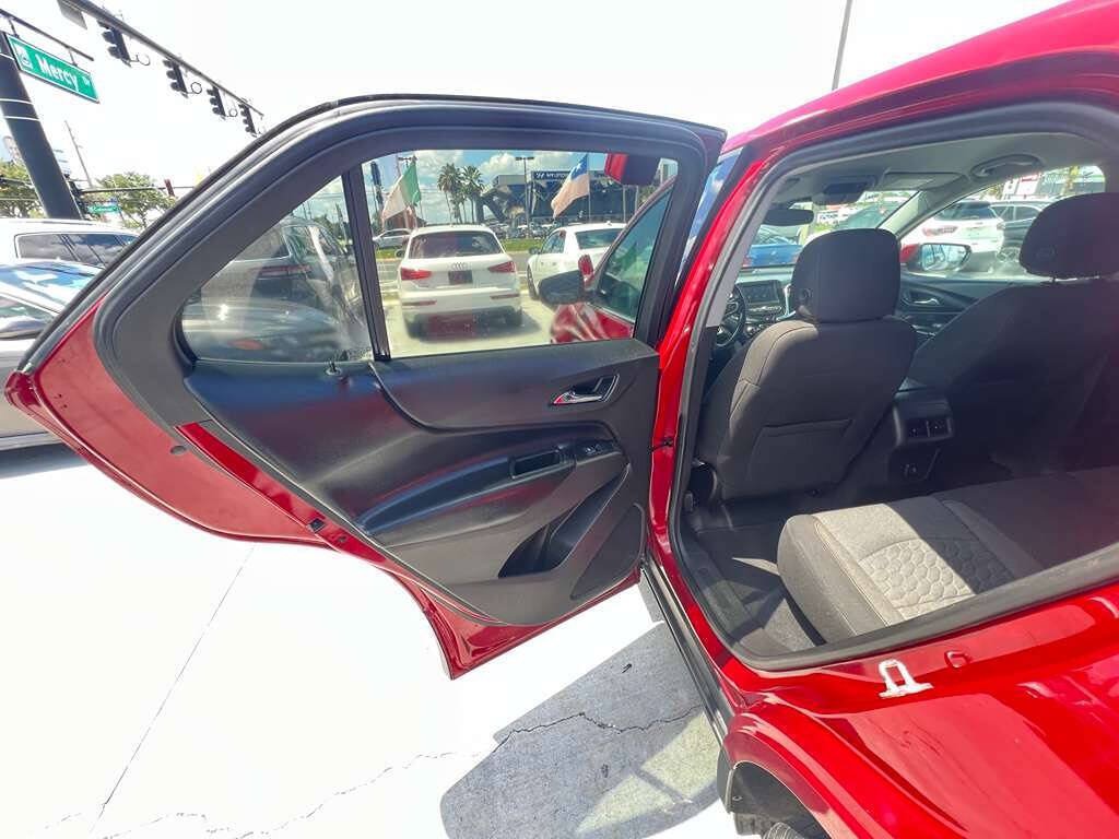 Used 2019 Chevrolet Equinox LT FWD image 17
