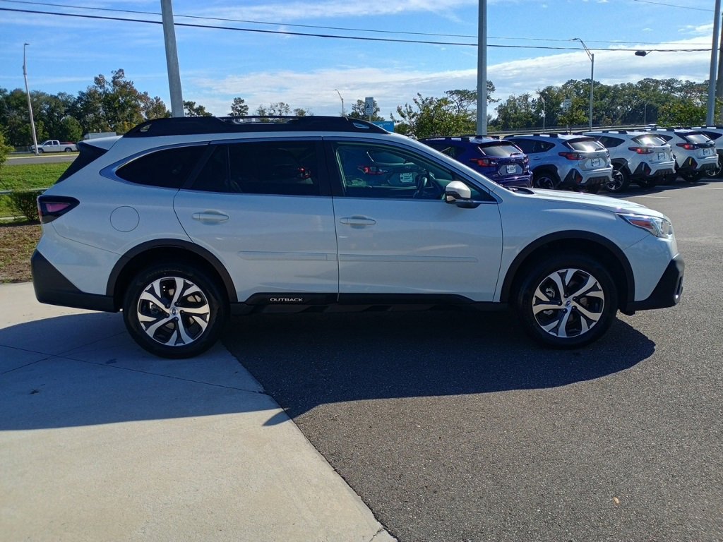 Certified 2022 Subaru Outback Limited image 4