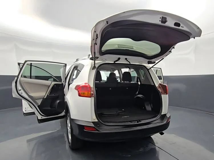 Used 2013 Toyota RAV4 LE AWD/4WD image 19