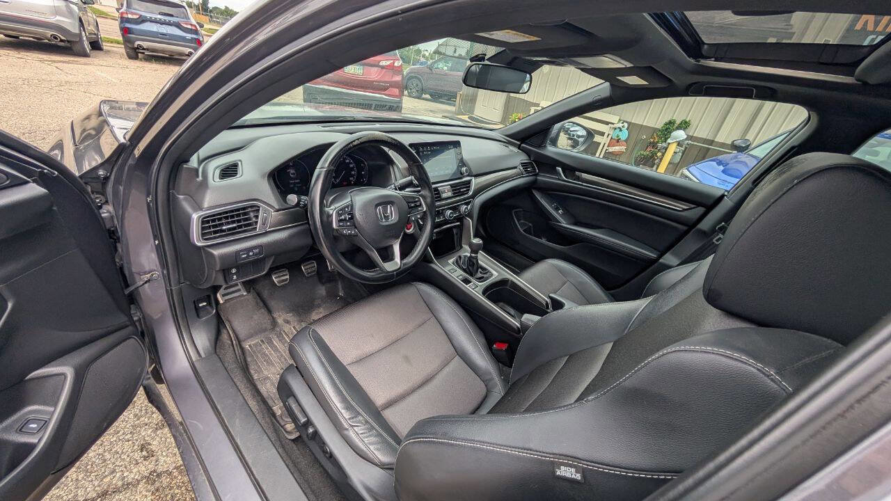 Used 2018 Honda Accord Sport image 13