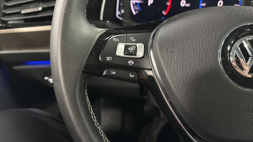 Certified 2021 Volkswagen Jetta SEL Premium image 23