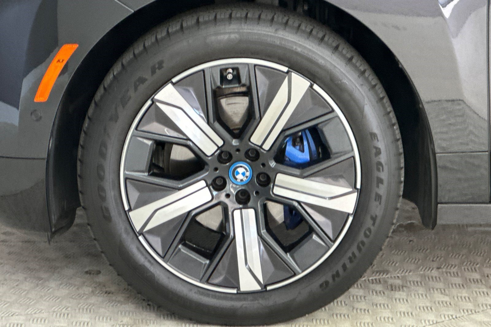 Certified 2025 BMW iX xDrive50 w/ Sport Package AWD/4WD image 12