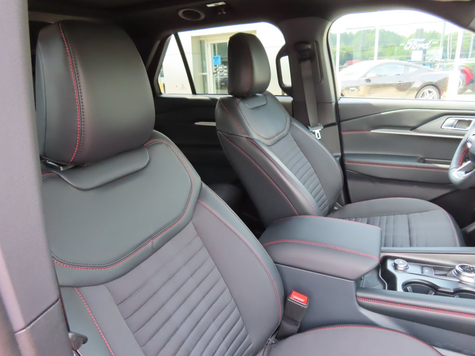Used 2025 Ford Explorer ST-Line w/ Premium Package AWD/4WD image 35