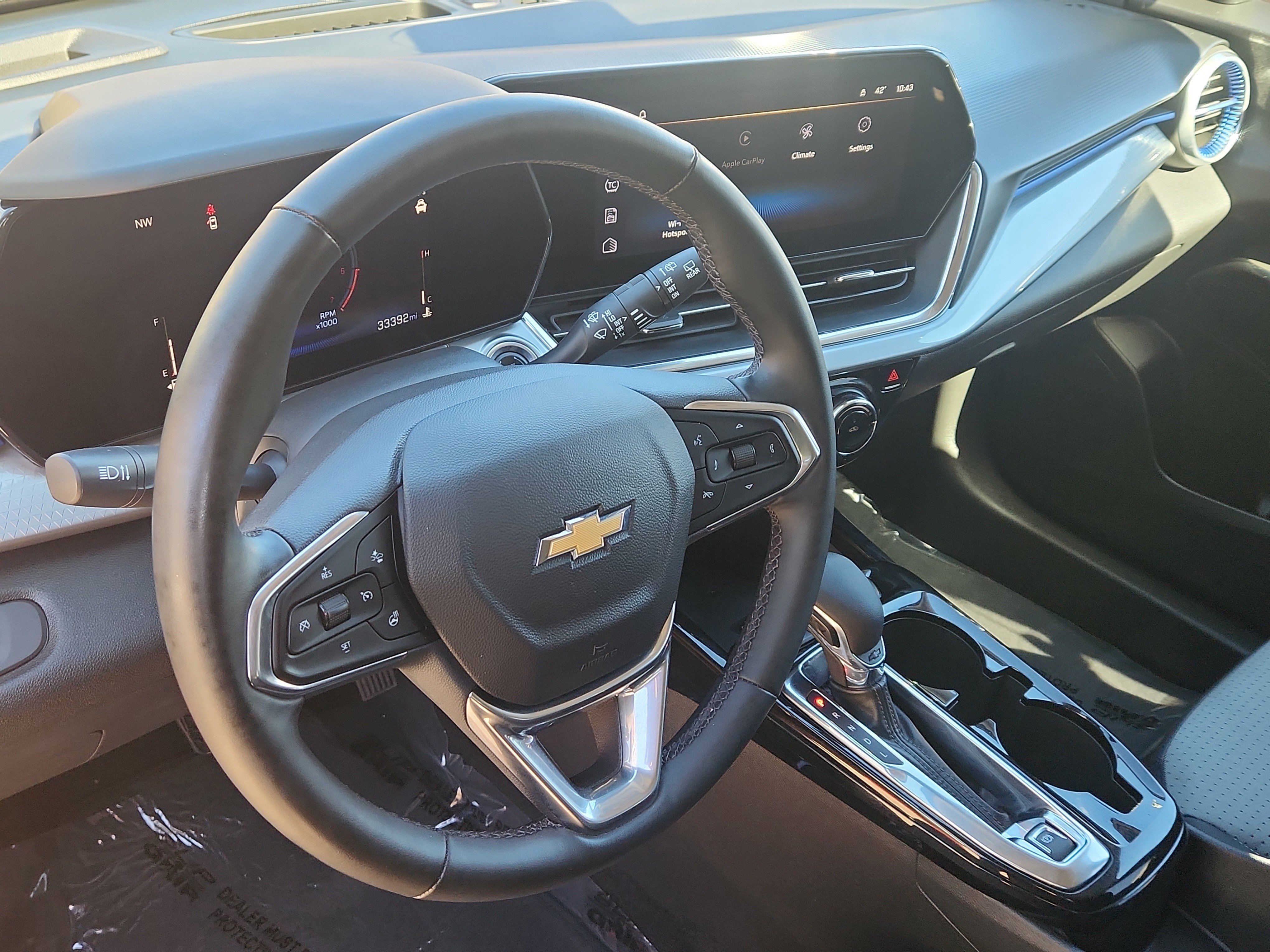 Used 2024 Chevrolet Trax LT w/ Sunroof Package image 8