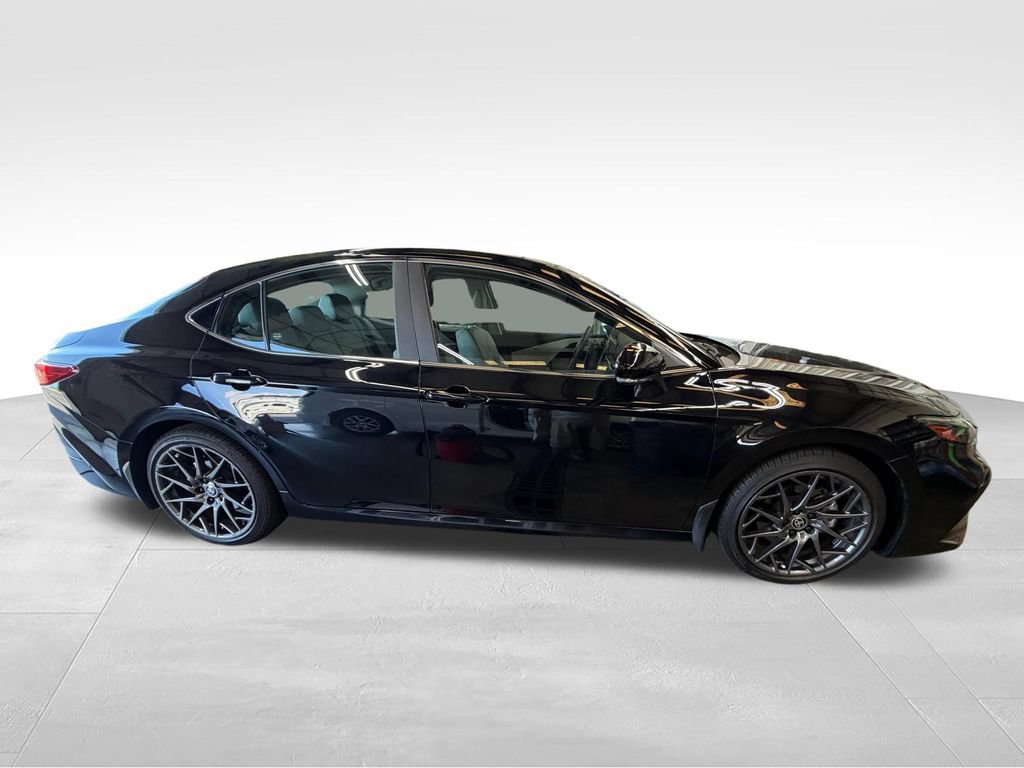 Used 2025 Toyota Camry XLE FWD image 7