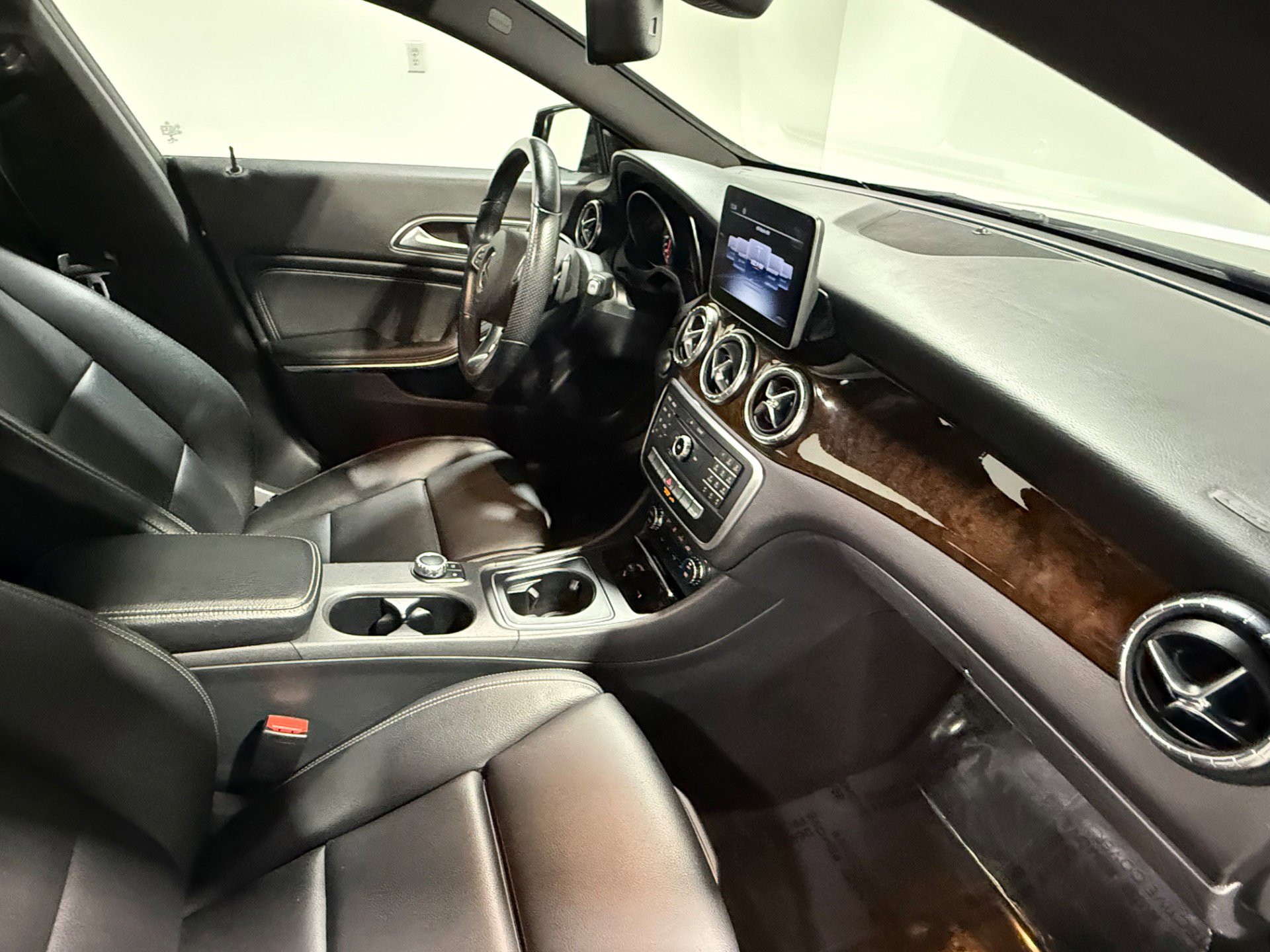 Used 2019 Mercedes-Benz CLA 250 4MATIC image 31