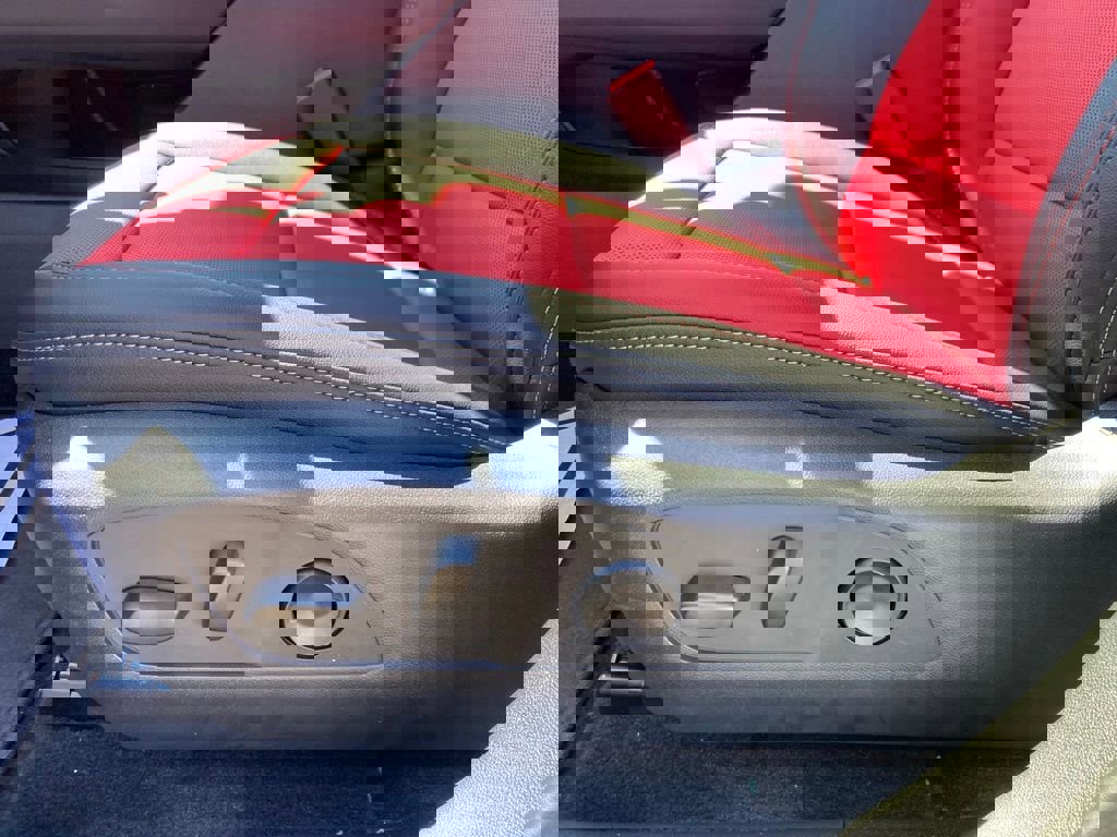 New 2025 Chevrolet Equinox EV RS w/ Convenience Package II image 11