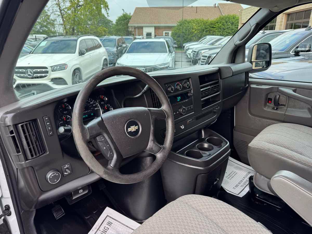 Used 2014 Chevrolet Express 1500 RWD image 11