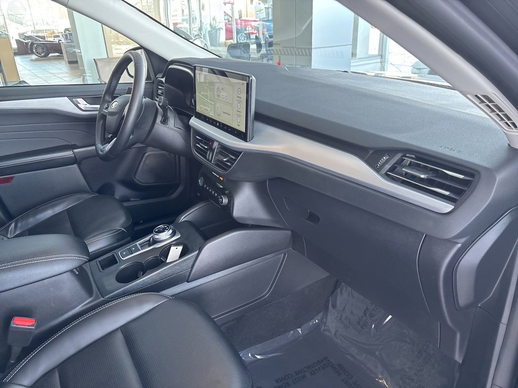 Used 2024 Ford Escape Platinum image 34