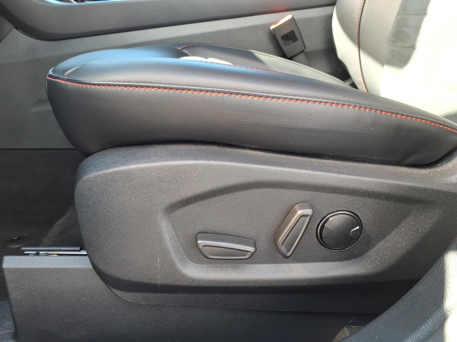 Certified 2024 Ford Edge ST-Line AWD/4WD image 15