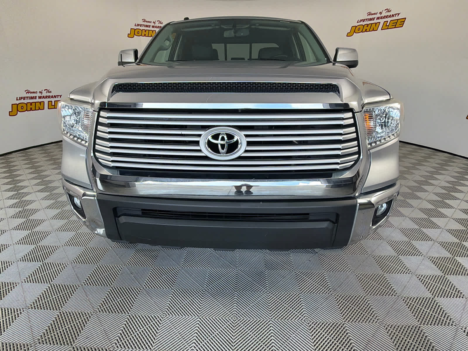 Used 2017 Toyota Tundra Limited w/ Limited Premium Package AWD/4WD image 9