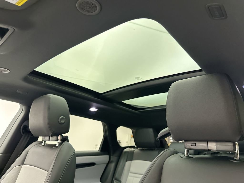 New 2026 Land Rover Range Rover Evoque Dynamic SE image 11