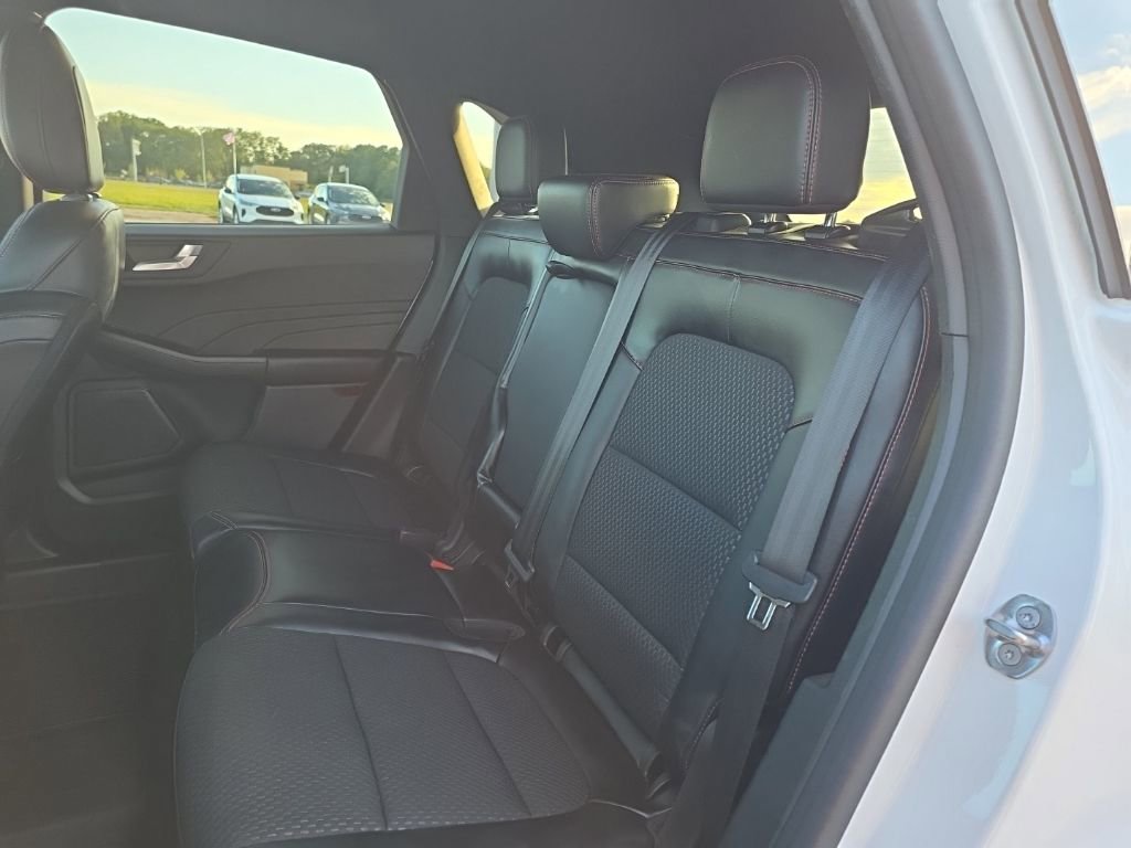 Used 2023 Ford Escape ST-Line Select image 32