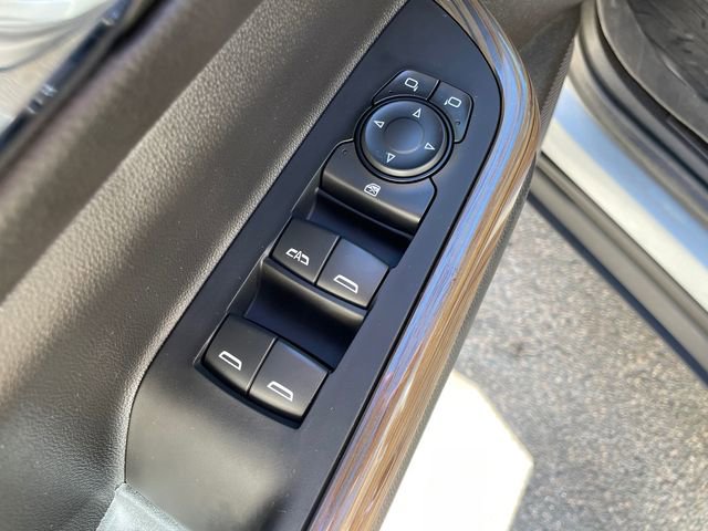 Used 2023 GMC Acadia SLE w/ Driver Convenience Package image 28