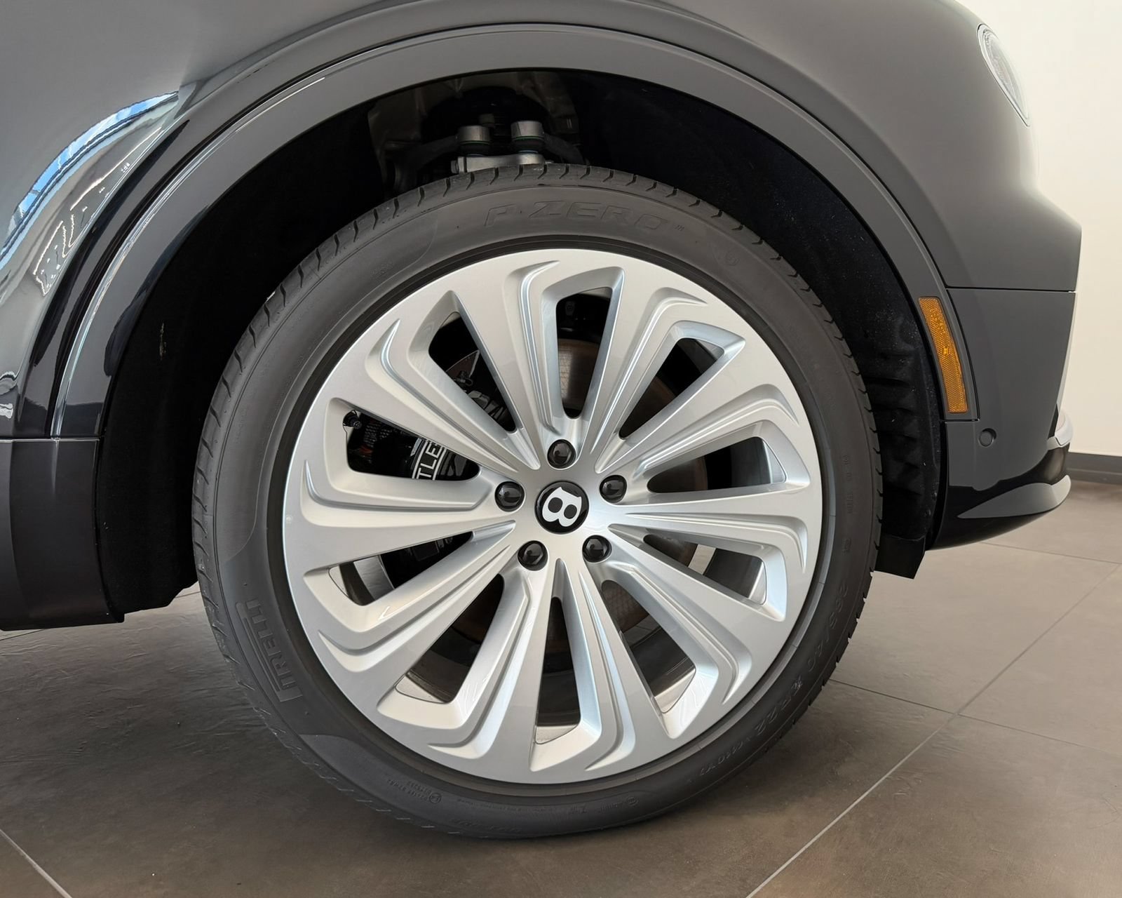 New 2026 Bentley Bentayga Extended Wheelbase AWD/4WD image 6