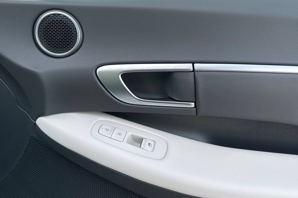 New 2026 Hyundai Sonata SEL FWD image 17