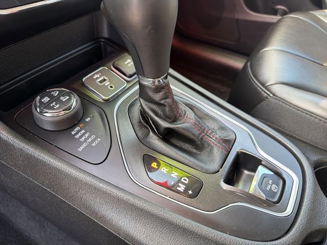 Used 2021 Jeep Cherokee Trailhawk image 13