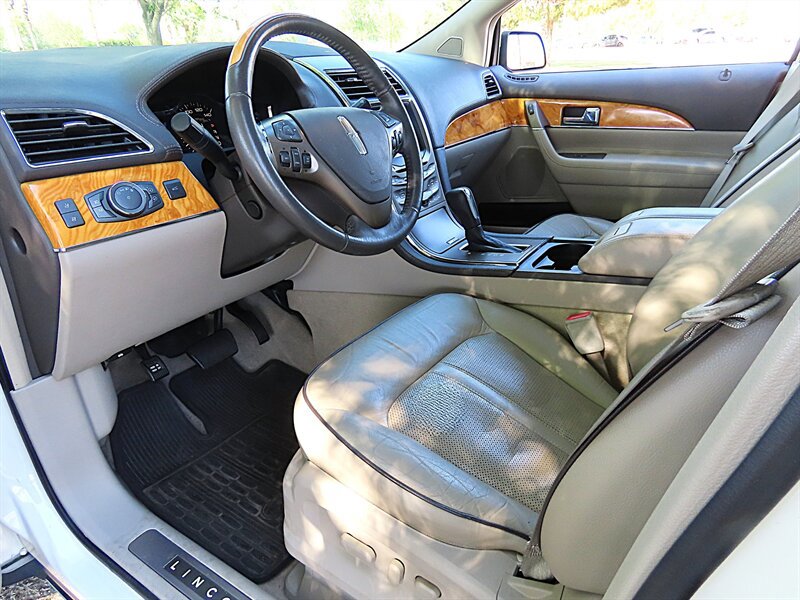 Used 2013 Lincoln MKX FWD image 10