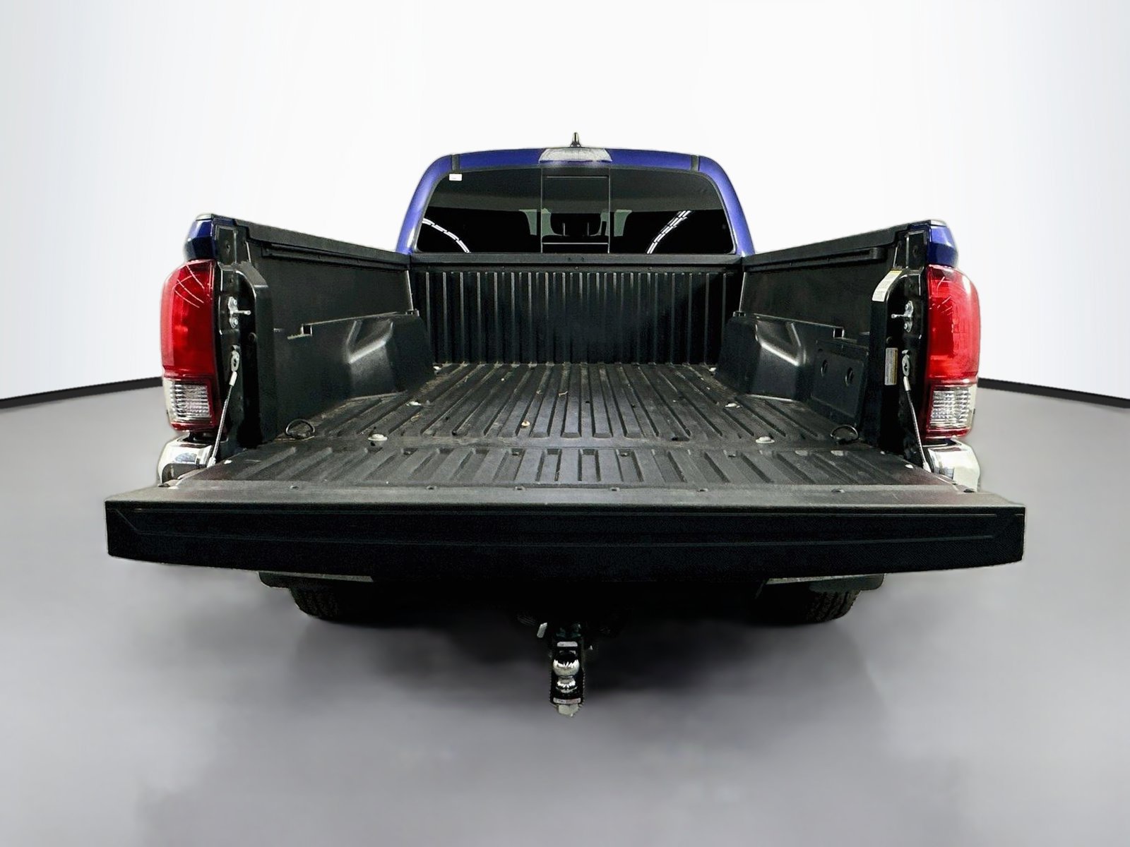 Certified 2022 Toyota Tacoma SR5 AWD/4WD image 23
