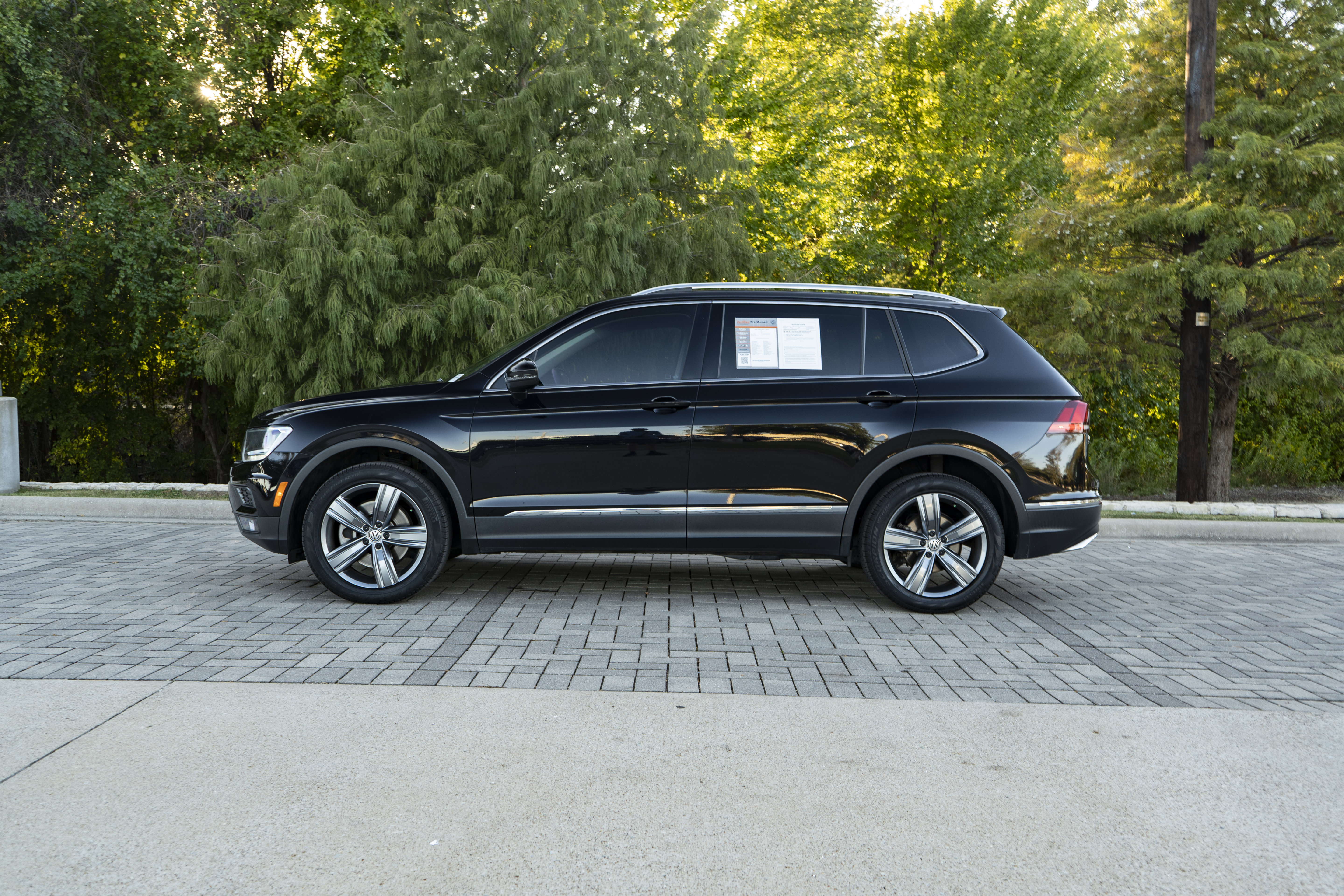 Certified 2020 Volkswagen Tiguan SEL FWD image 5
