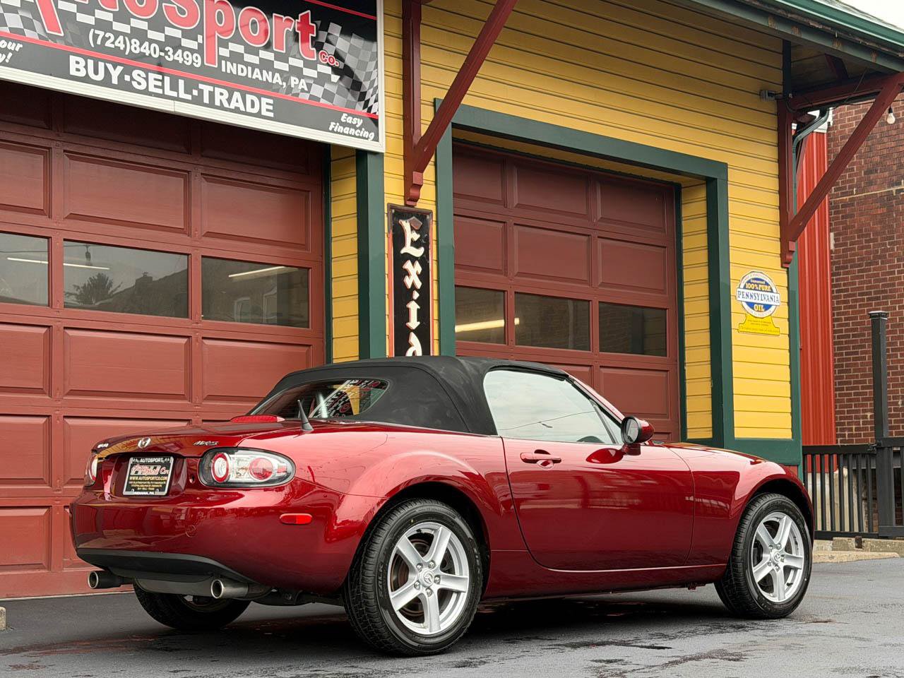 Used 2006 MAZDA MX-5 Miata Touring RWD image 6
