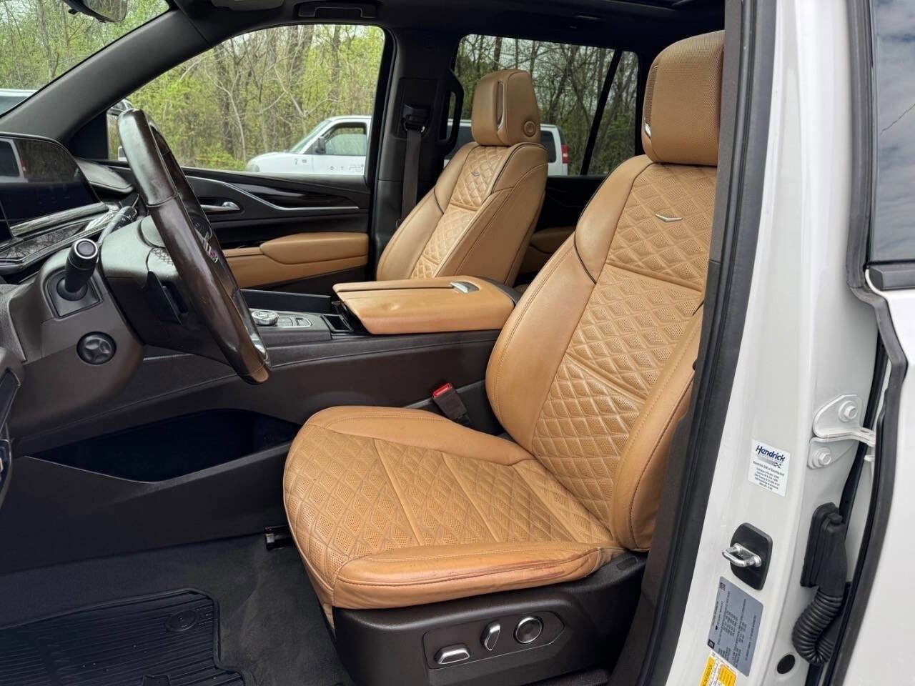 Used 2021 Cadillac Escalade Sport RWD image 2