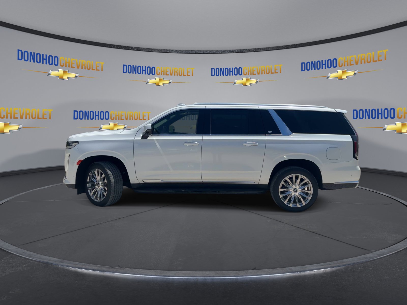 Used 2023 Cadillac Escalade ESV Premium Luxury RWD image 8
