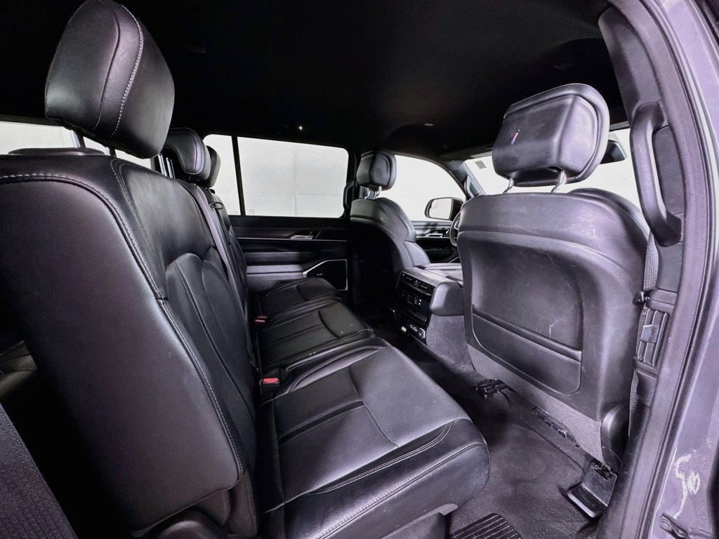 Used 2024 Jeep Wagoneer L Series II w/ Flexible Seating Group AWD/4WD image 29