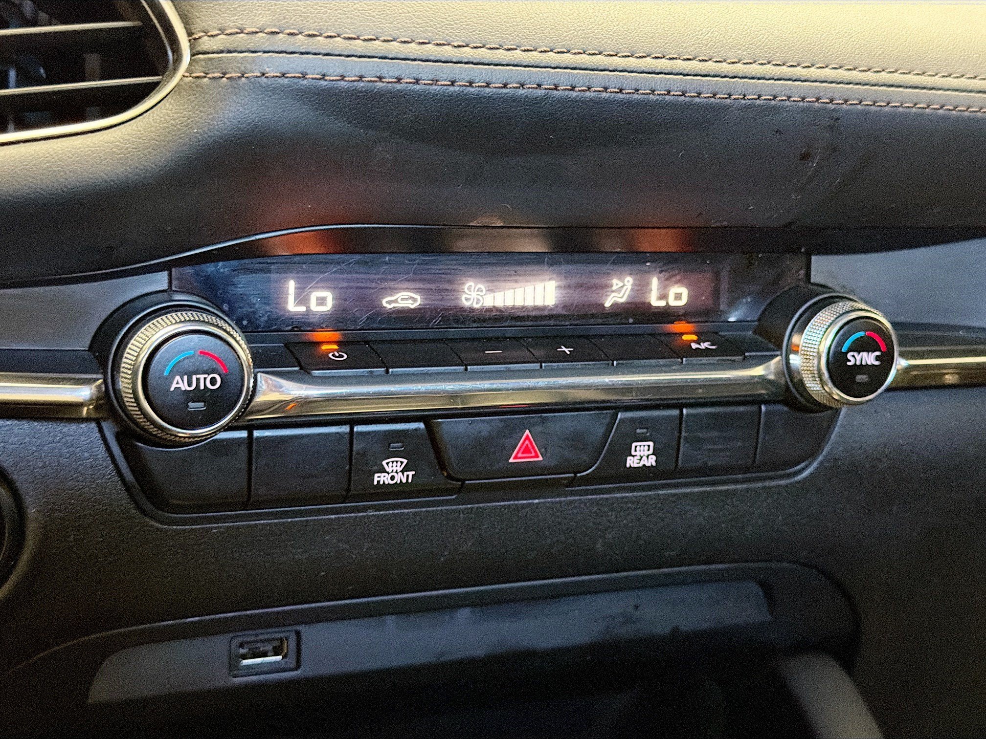 Used 2019 MAZDA MAZDA3 Sedan FWD image 10