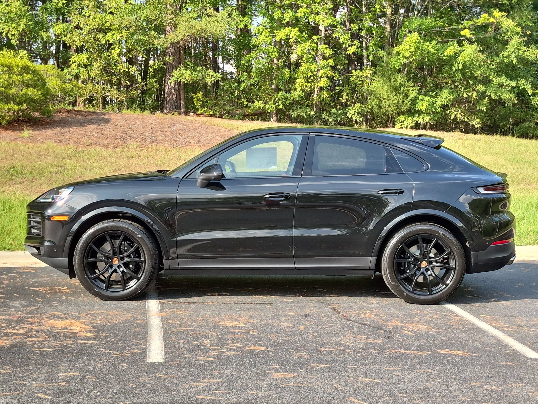 New 2026 Porsche Cayenne Coupe AWD/4WD image 2
