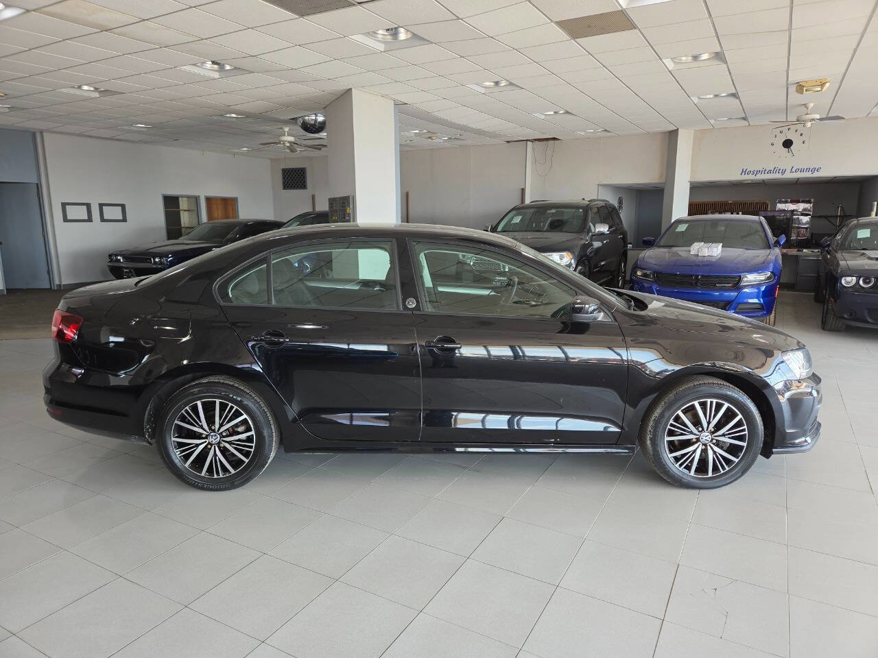 Used 2018 Volkswagen Jetta Wolfsburg Edition image 8