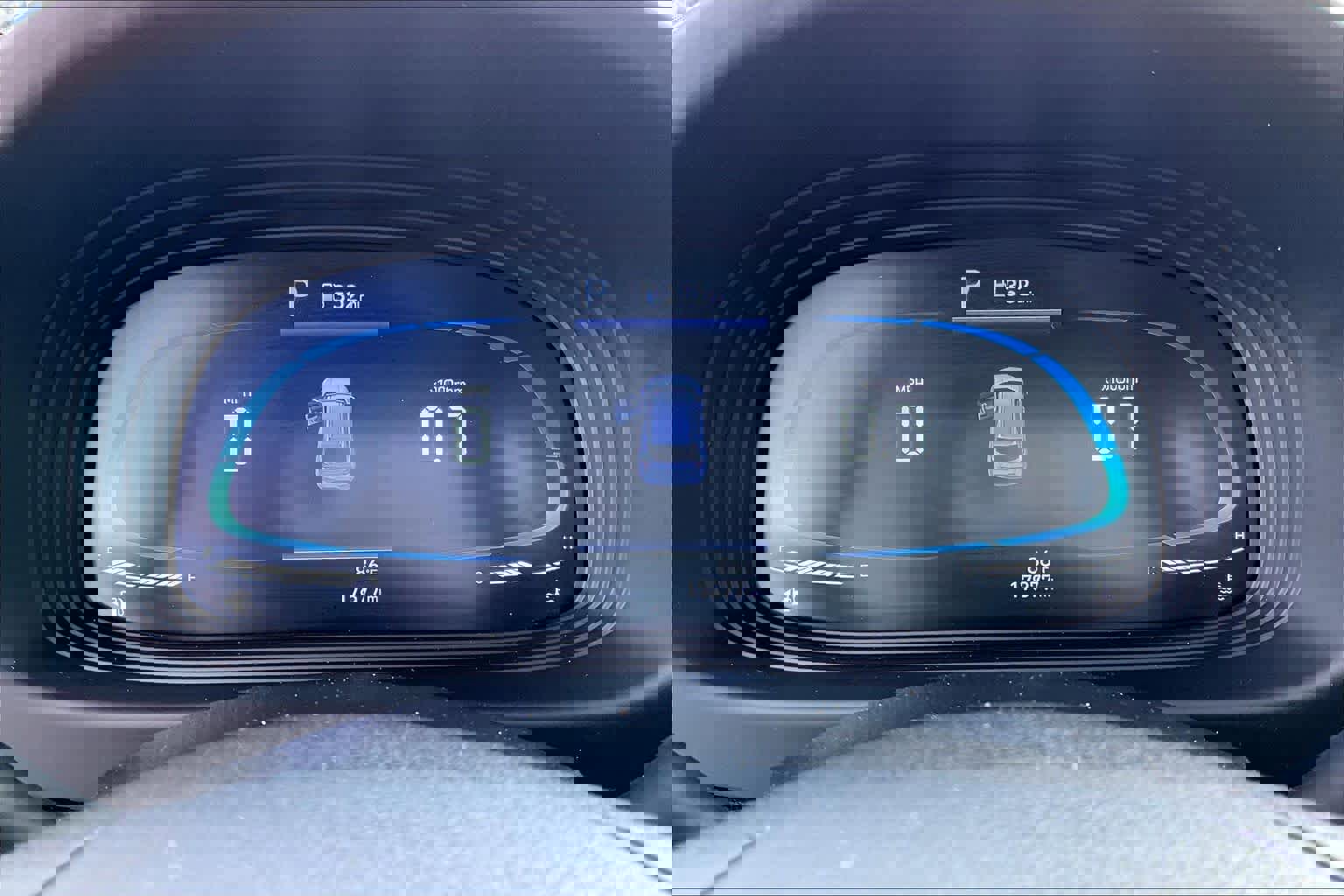 Used 2023 Hyundai Venue SEL image 24