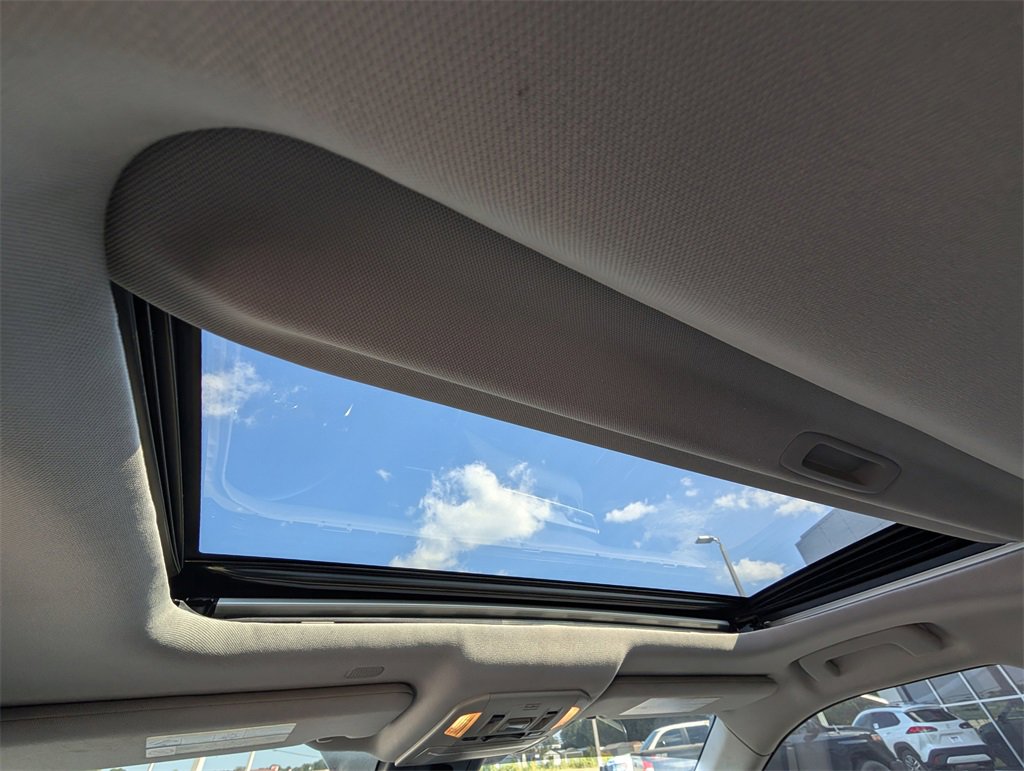 Used 2021 Toyota Highlander XLE image 27