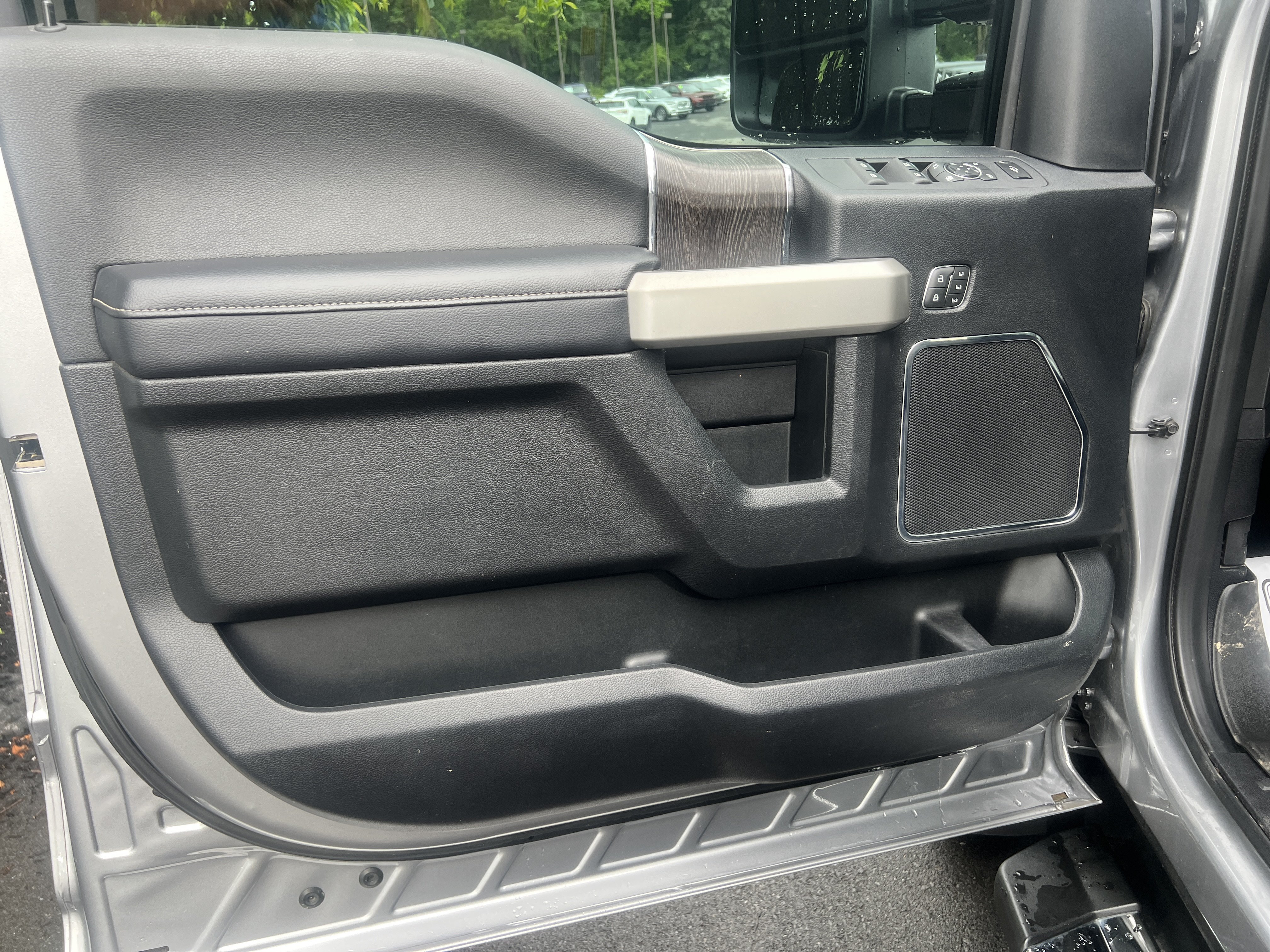 Used 2020 Ford F250 Lariat w/ Lariat Value Package AWD/4WD image 16