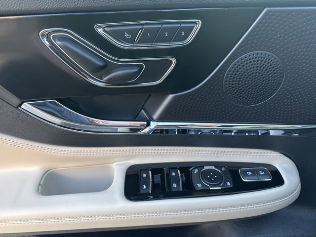 Used 2025 Lincoln Corsair FWD image 7