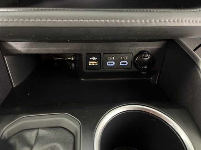 Used 2024 Toyota Highlander LE image 28
