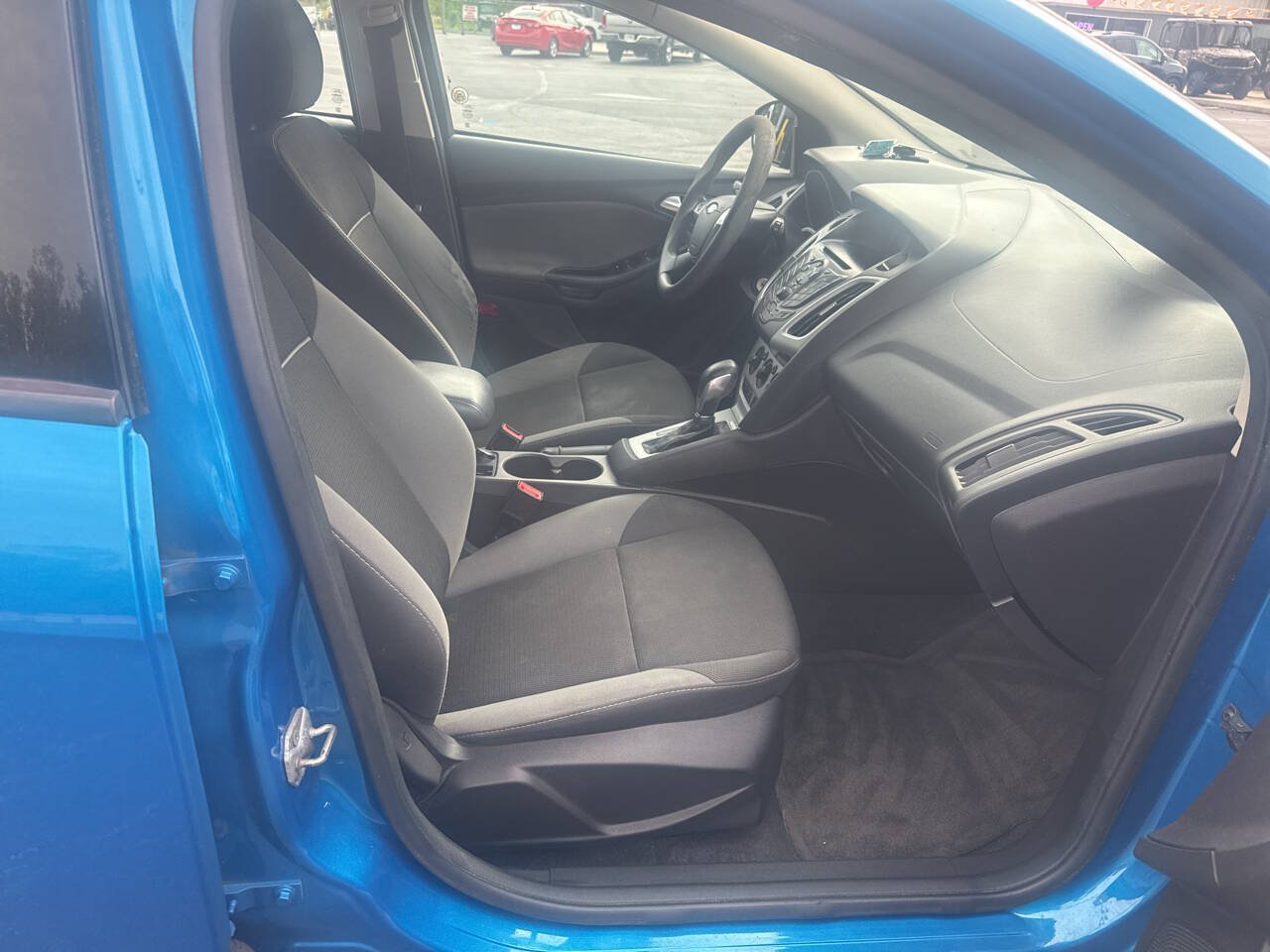 Used 2014 Ford Focus SE FWD image 23