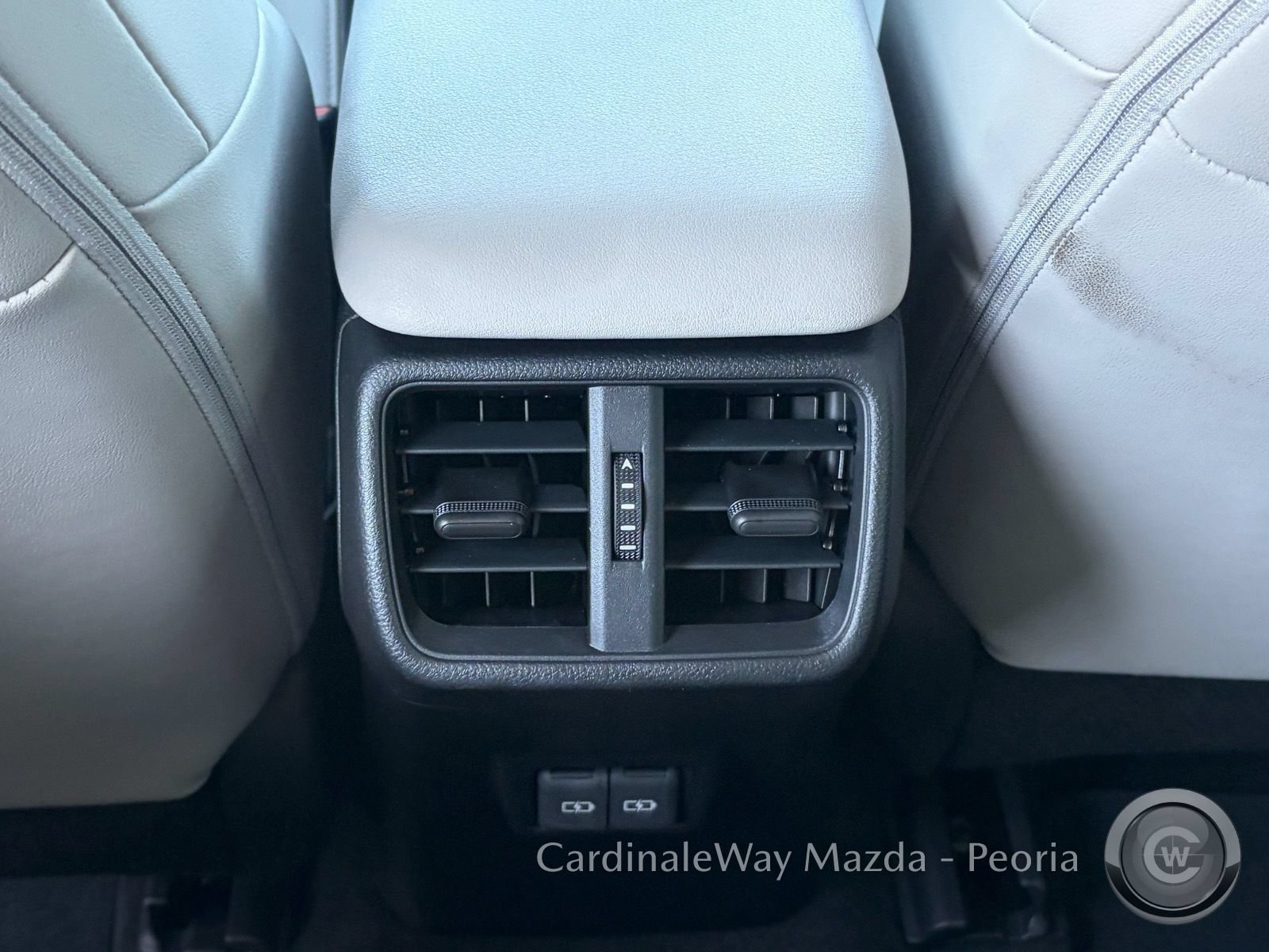 Used 2025 Lexus UX 300h FWD w/ Accessory Package (Z2) image 29