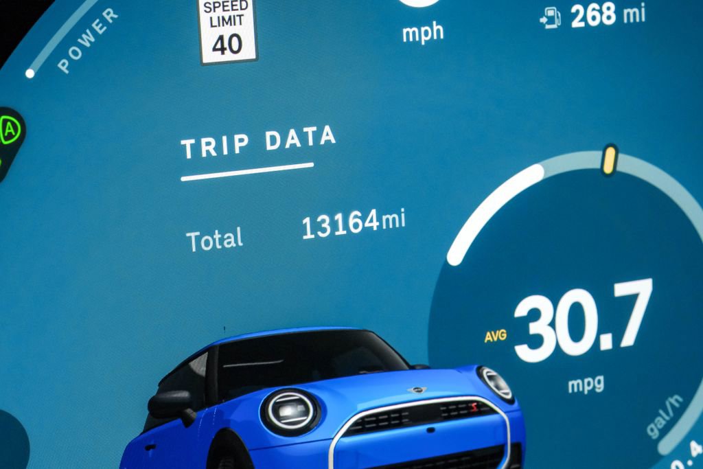 Used 2025 MINI Cooper S image 17