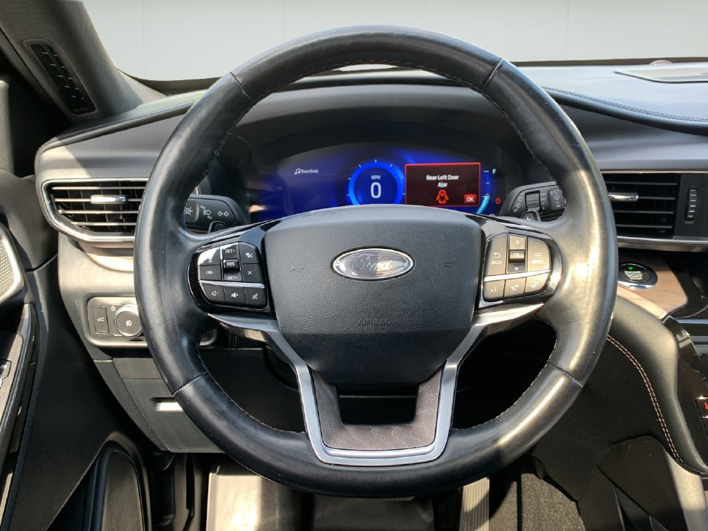 Used 2021 Ford Explorer Platinum w/ Equipment Group 601A AWD/4WD image 21
