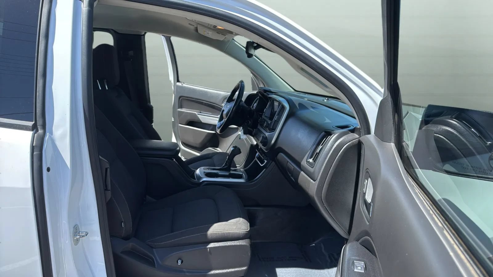 Used 2021 Chevrolet Colorado LT w/ Fleet Safety Package RWD image 23