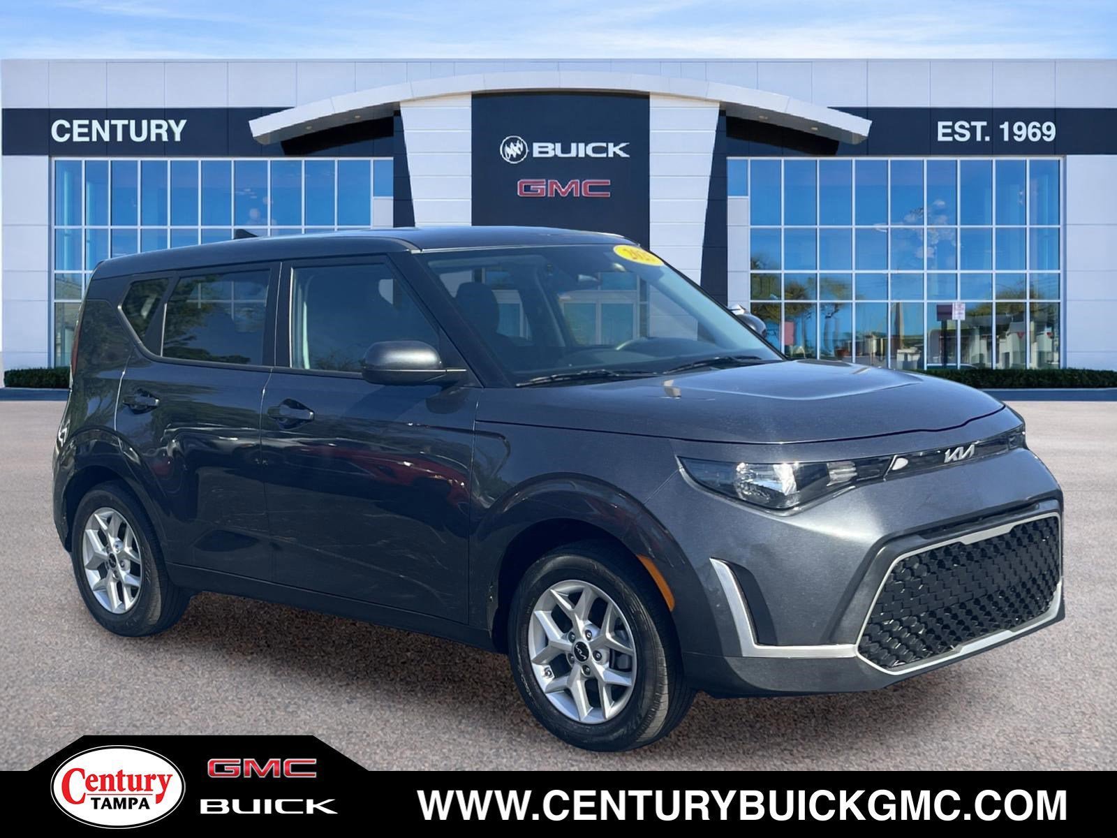 Used 2025 Kia Soul LX w/ LX Technology Package FWD image 1