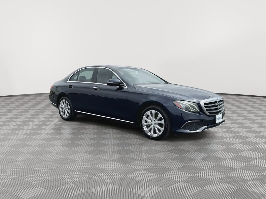Used 2017 Mercedes-Benz E 300 image 2