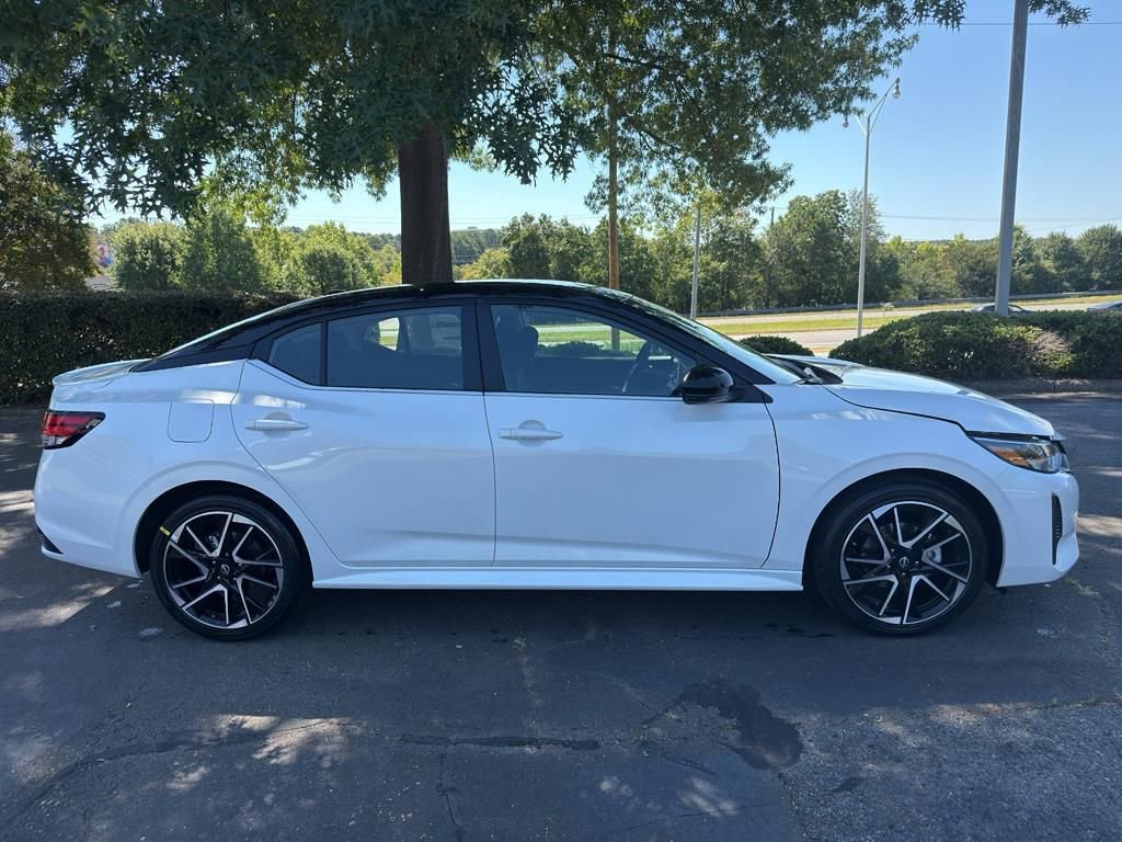 New 2025 Nissan Sentra SR image 8