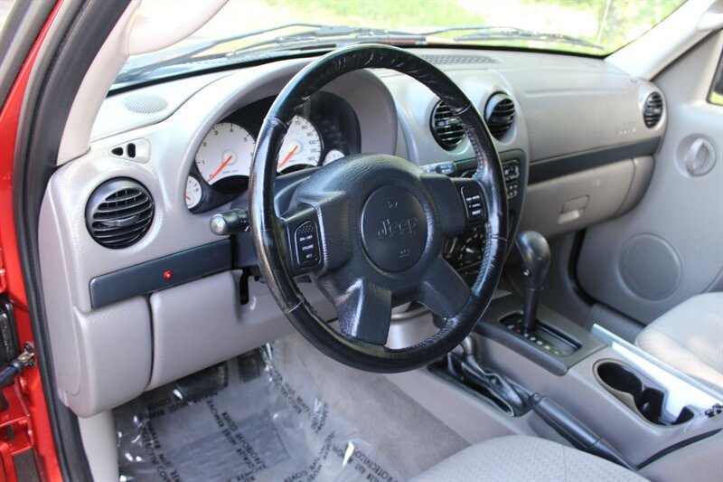 Used 2002 Jeep Liberty Sport AWD/4WD image 9