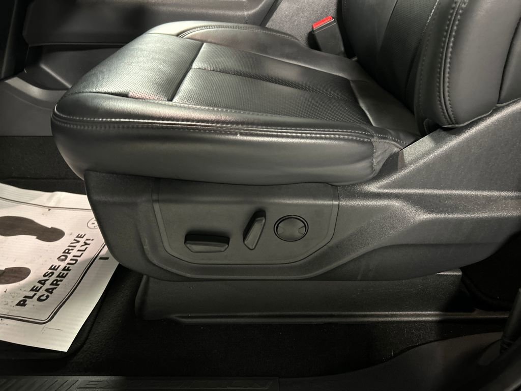Used 2024 Ford Expedition Max XLT image 13