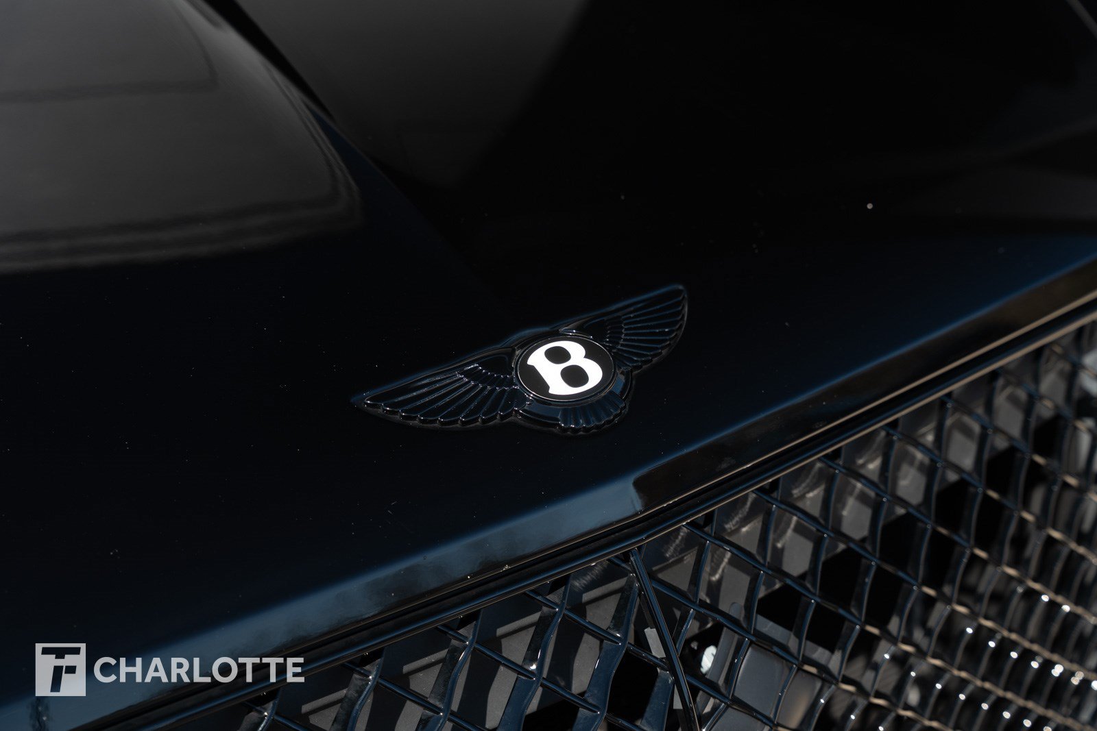 Used 2025 Bentley Bentayga AWD/4WD image 4