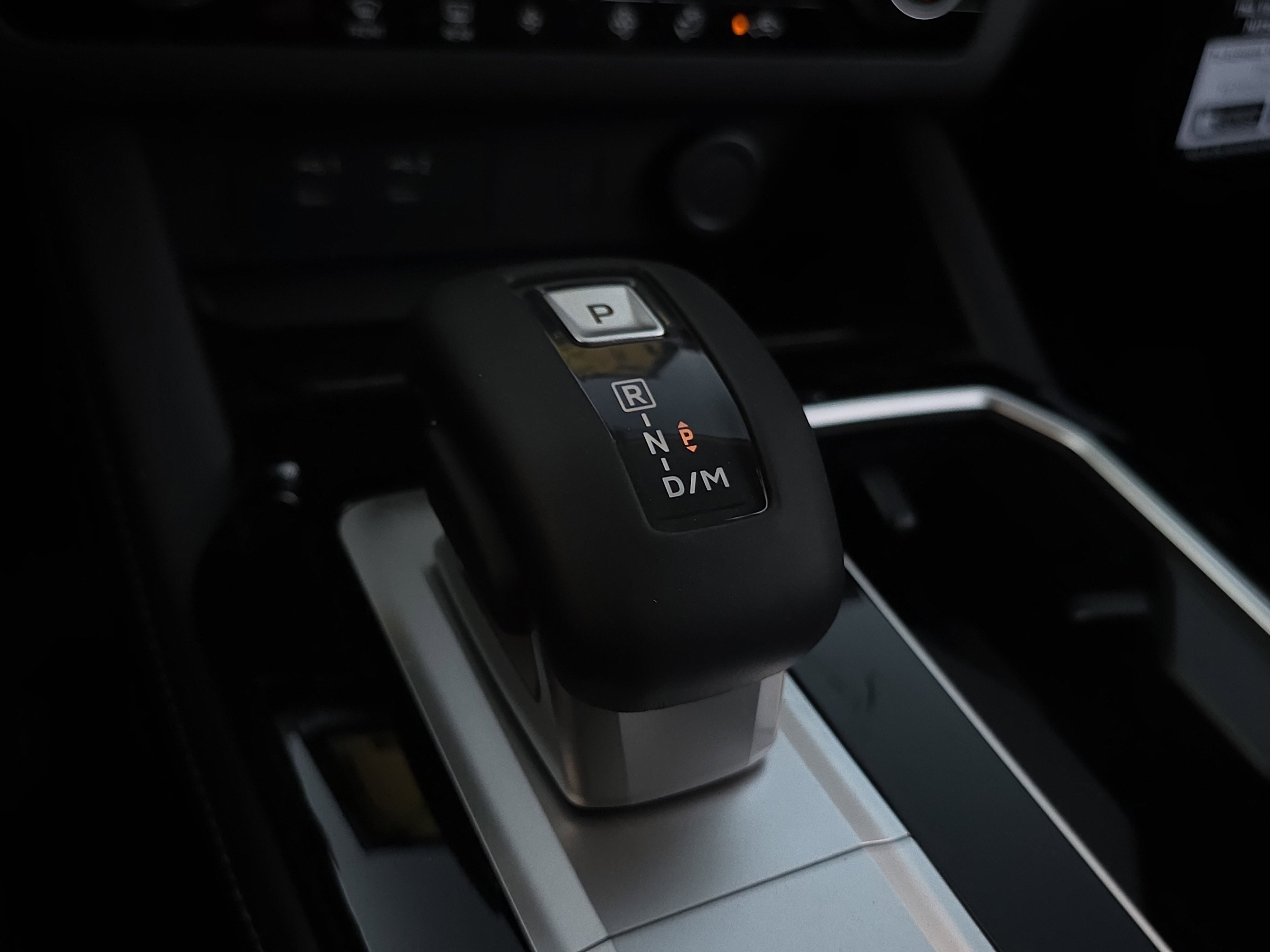 New 2025 Mitsubishi Outlander SE image 17