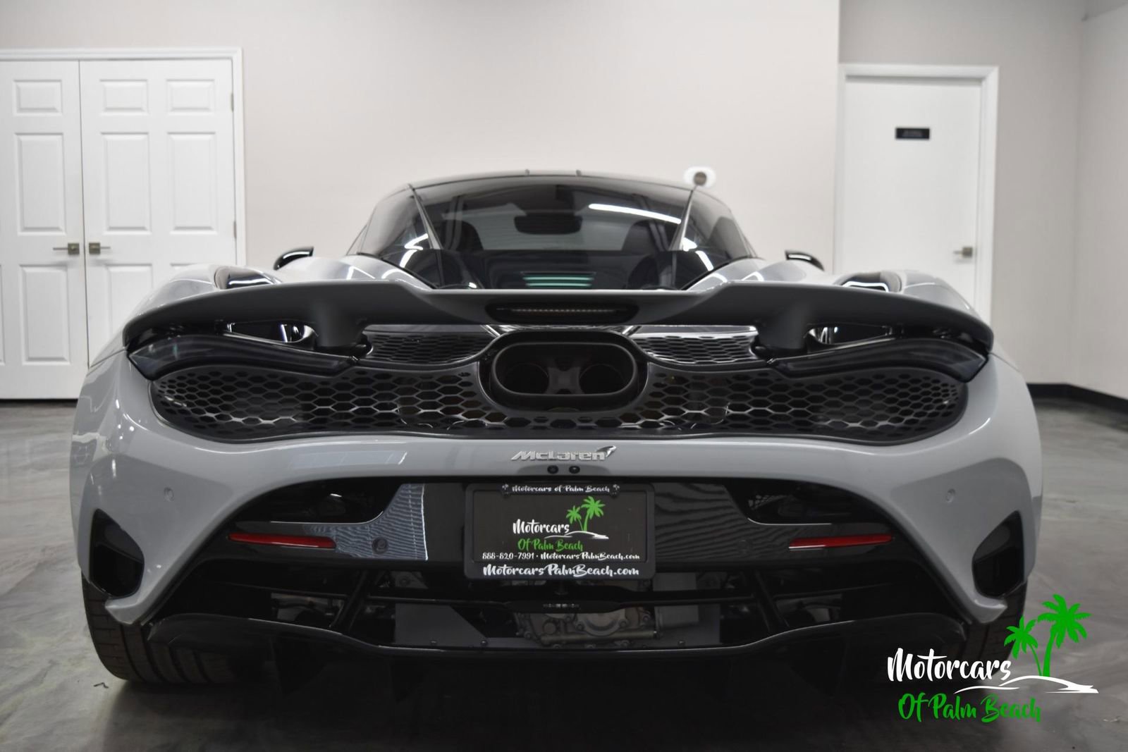 Used 2025 McLaren 750S image 12