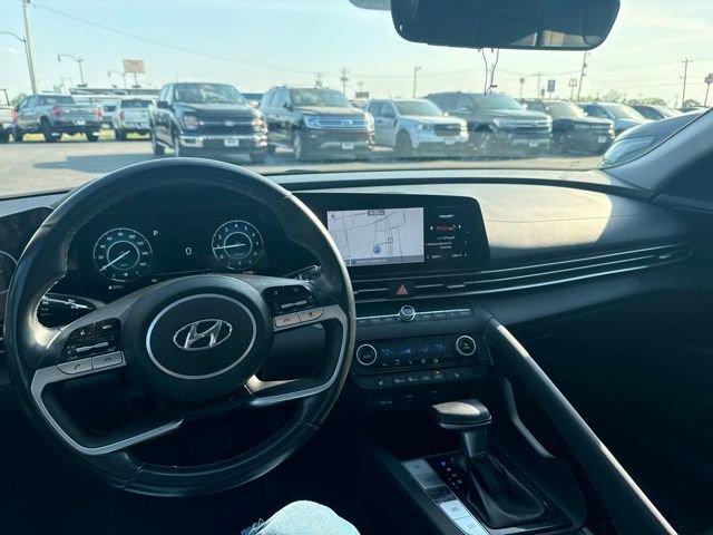 Used 2021 Hyundai Elantra Limited image 21